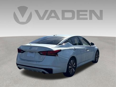 Used 2021 Nissan Altima 2.5 SV w/ SV Premium Package FWD image 24