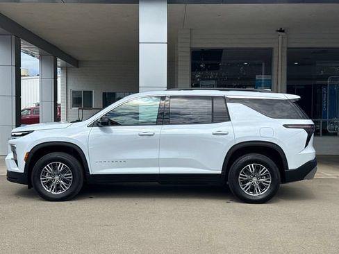 New 2026 Chevrolet Traverse LT w/ Driver Confidence Package FWD image 7