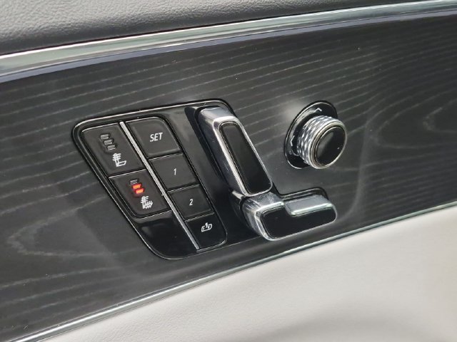 Certified 2024 Cadillac Lyriq Sport w/ LPO, Floor Liner Package AWD/4WD image 19