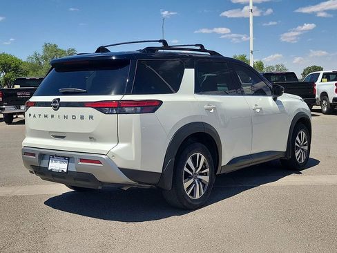 Used 2023 Nissan Pathfinder SL image 11