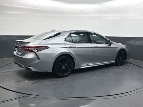 Used 2023 Toyota Camry XSE image 4