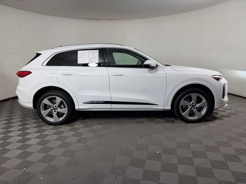 Certified 2025 Audi Q5 Premium w/ Premium Plus AWD/4WD image 8