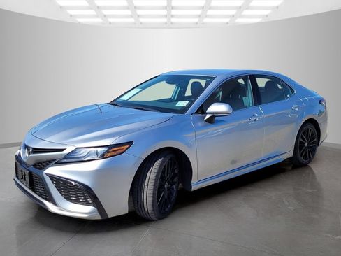 Used 2024 Toyota Camry XSE FWD image 8