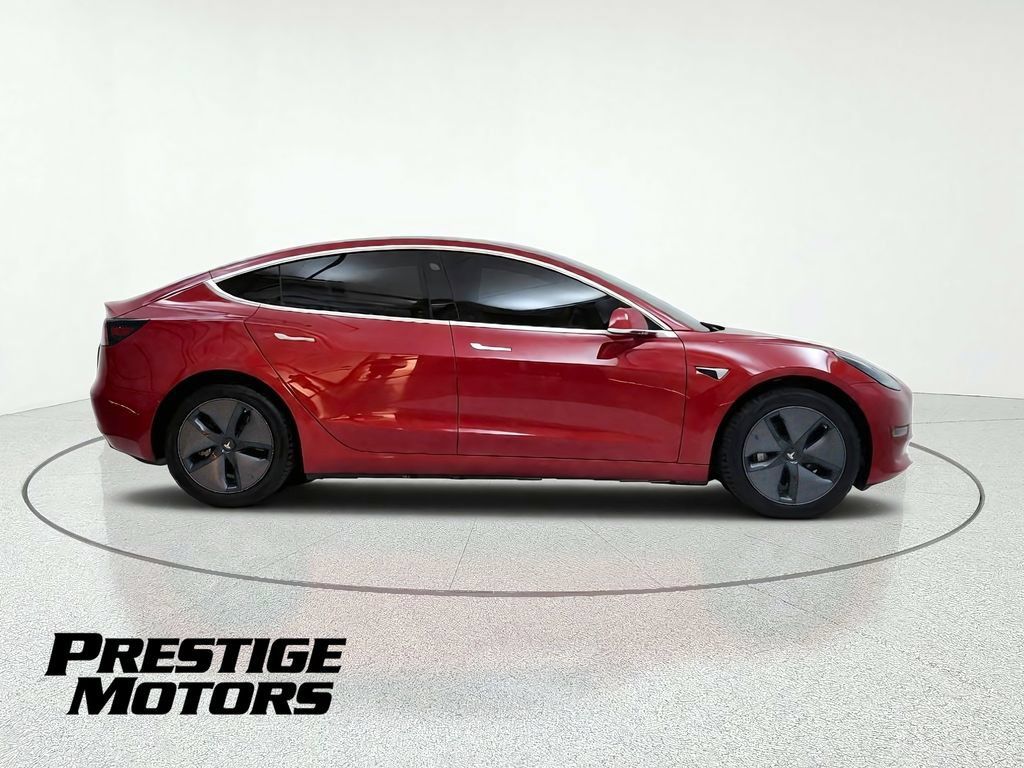 Used 2018 Tesla Model 3 Long Range RWD image 9