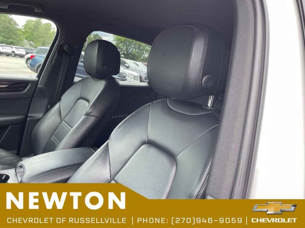 Used 2019 Porsche Cayenne AWD/4WD image 5