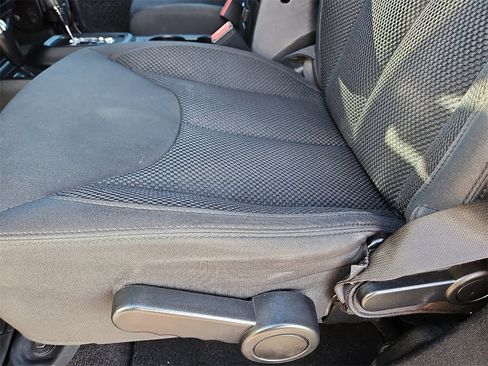 Used 2017 Jeep Wrangler Unlimited Sport image 23