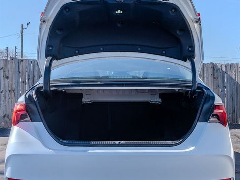 Used 2020 Toyota Avalon XLE image 9