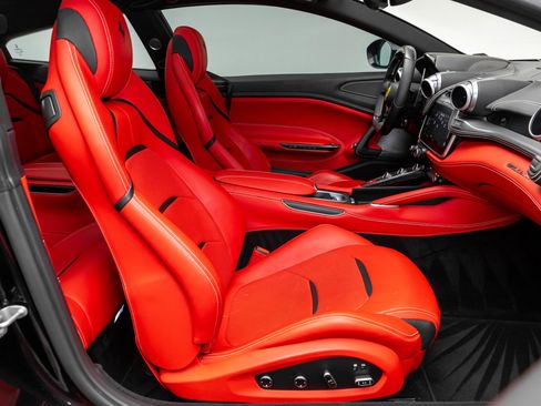 Used 2020 Ferrari GTC4Lusso T RWD image 16