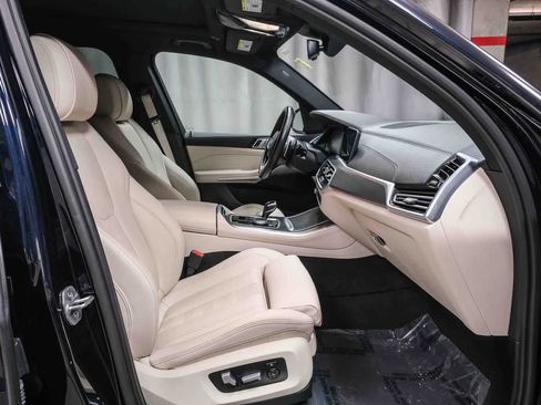 Used 2022 BMW X5 sDrive40i w/ M Sport Package RWD image 13