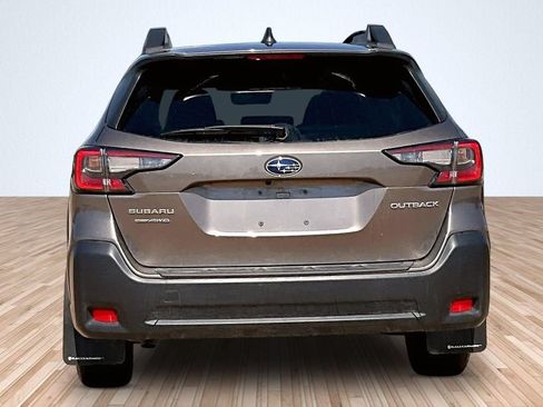 Used 2024 Subaru Outback Premium AWD/4WD image 4
