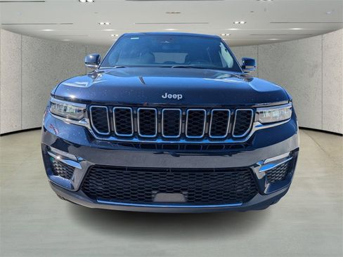 Used 2024 Jeep Grand Cherokee Limited w/ Trailer Tow Package image 8