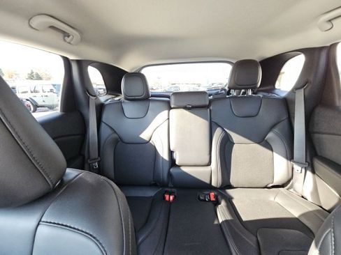 Used 2021 Jeep Cherokee Latitude Plus image 31