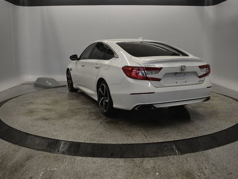 Used 2018 Honda Accord Sport image 3