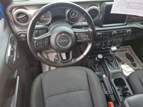 Used 2021 Jeep Gladiator Sport AWD/4WD image 8