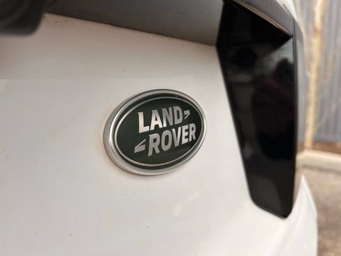 Used 2018 Land Rover Discovery Sport HSE image 11