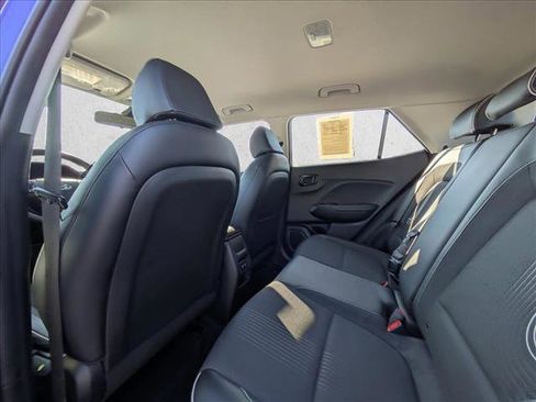 Used 2024 Hyundai Venue Limited image 19