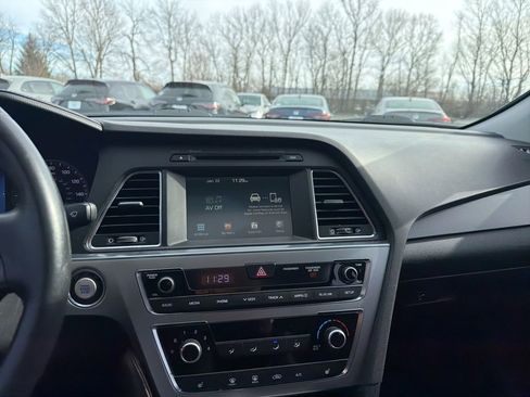 Used 2016 Hyundai Sonata Sport w/ Option Group 1V image 15