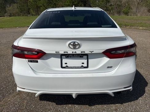 Used 2022 Toyota Camry SE image 8