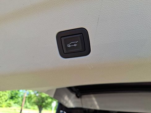 Used 2025 Cadillac Escalade Sport Platinum w/ LPO, Floor Liner Package AWD/4WD image 29