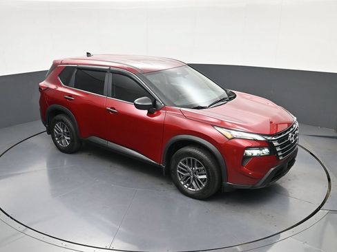 Used 2025 Nissan Rogue S FWD image 27