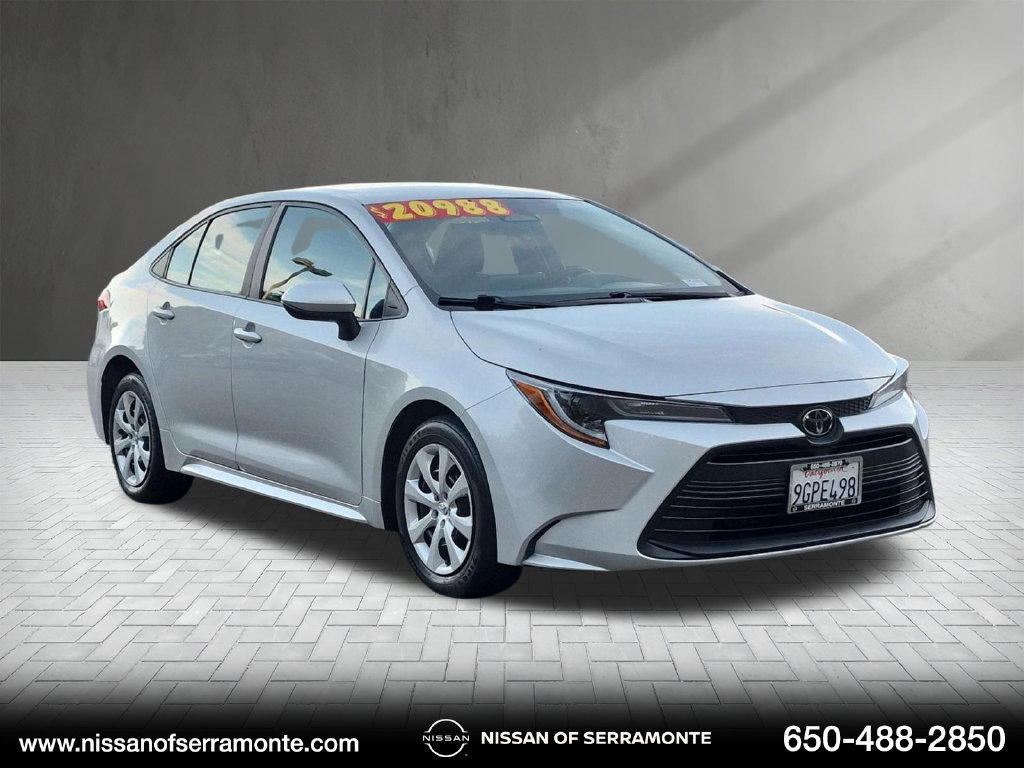 Used 2023 Toyota Corolla LE FWD image 1