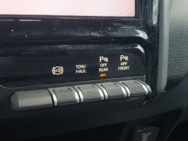 Used 2026 RAM 2500 Laramie AWD/4WD image 35