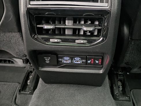 Used 2023 Jeep Grand Cherokee 4WD 4xe image 14