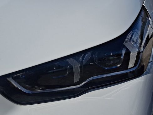 Certified 2026 BMW i5 eDrive40 w/ Executive Package AWD/4WD image 10