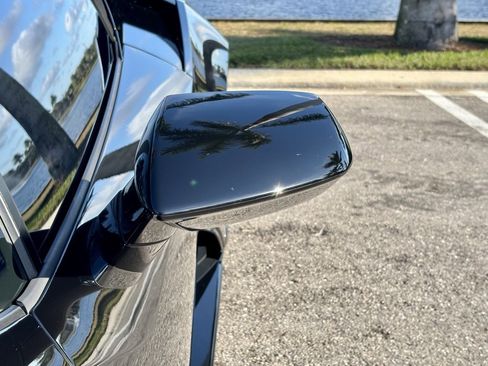 Used 2020 Lamborghini Huracan EVO image 25