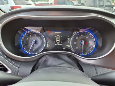 New 2026 Chrysler Pacifica Select image 11