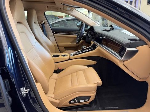 Used 2018 Porsche Panamera 4 AWD/4WD image 9