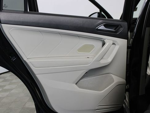Used 2022 Volkswagen Tiguan SE R-Line image 27