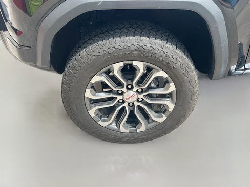 Used 2024 GMC Canyon Denali AWD/4WD image 32