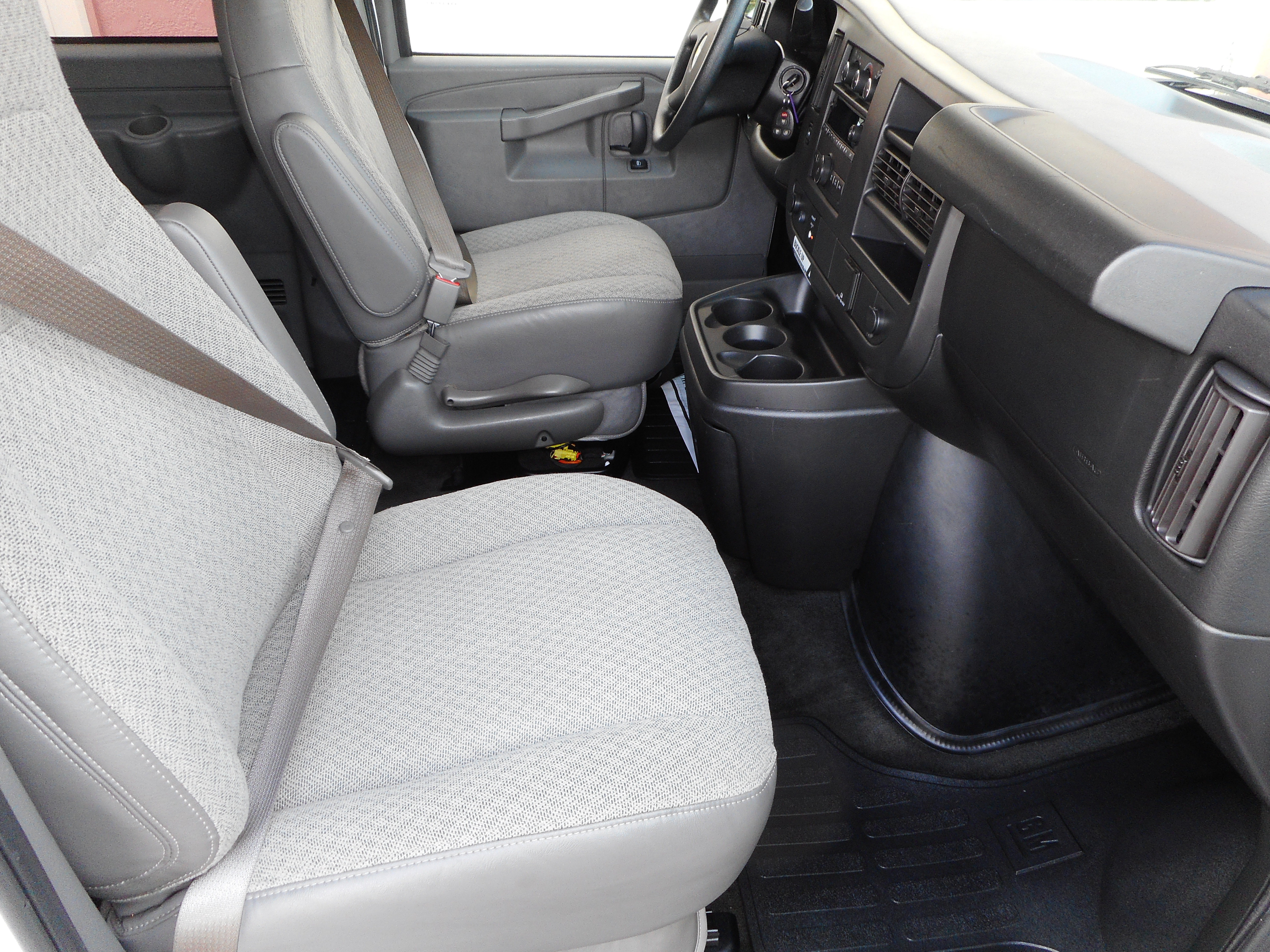 Used 2017 Chevrolet Express 3500 LT w/ LT Preferred Equipment Group RWD image 29