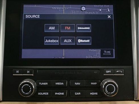 Used 2018 Porsche Macan Turbo image 28