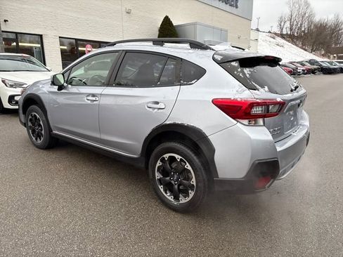 Used 2023 Subaru Crosstrek 2.0i Premium image 3