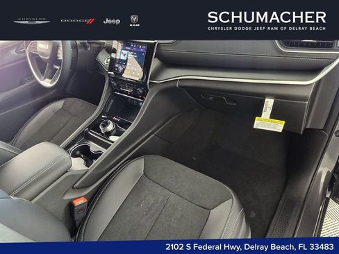 New 2025 Jeep Grand Cherokee L Laredo RWD image 16