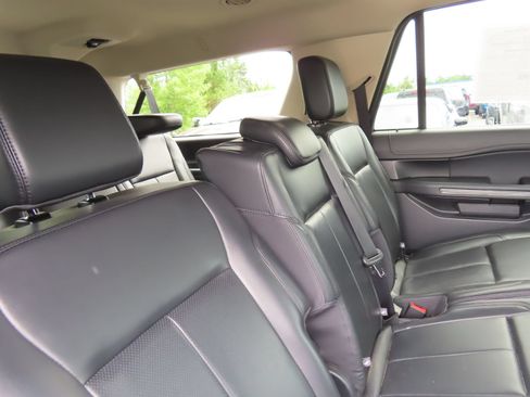 Used 2024 Ford Expedition Max XLT AWD/4WD image 33