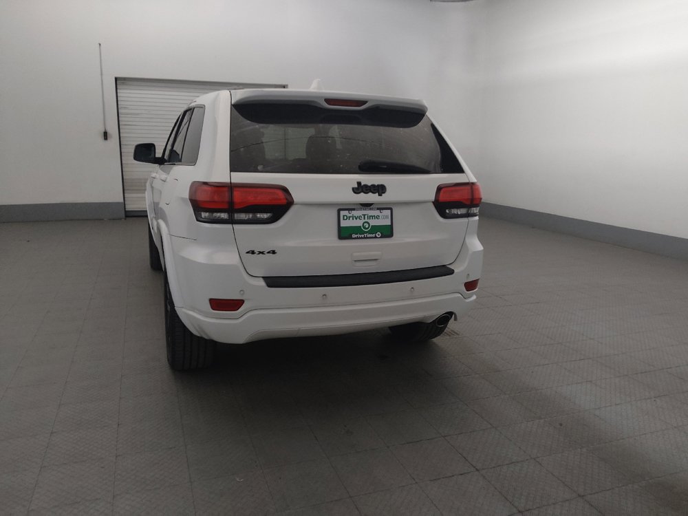 Used 2018 Jeep Grand Cherokee Altitude AWD/4WD image 6