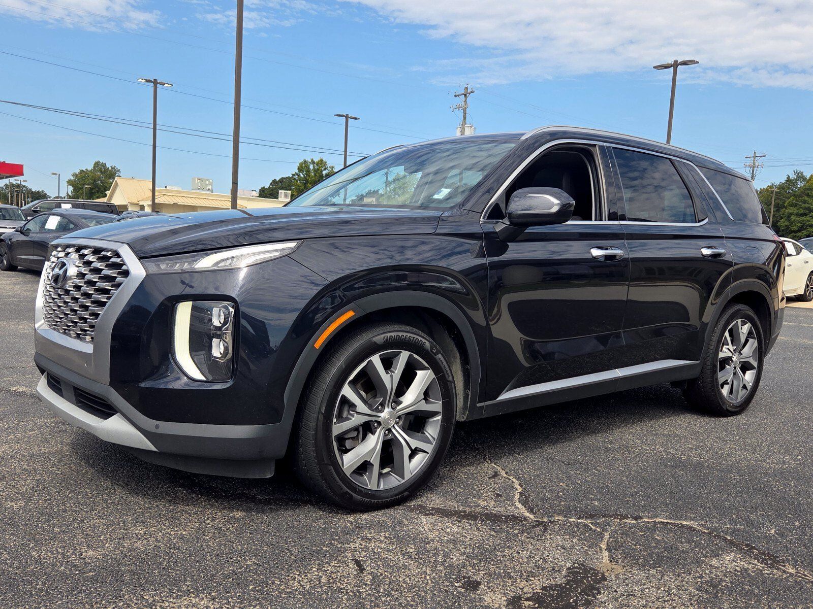 Used 2022 Hyundai Palisade SEL w/ Premium Package FWD image 3