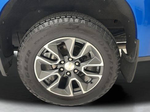 Used 2023 Chevrolet Silverado 1500 LT AWD/4WD image 10