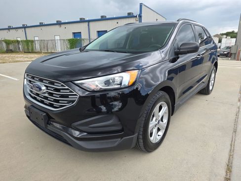 Used 2020 Ford Edge SE FWD image 3