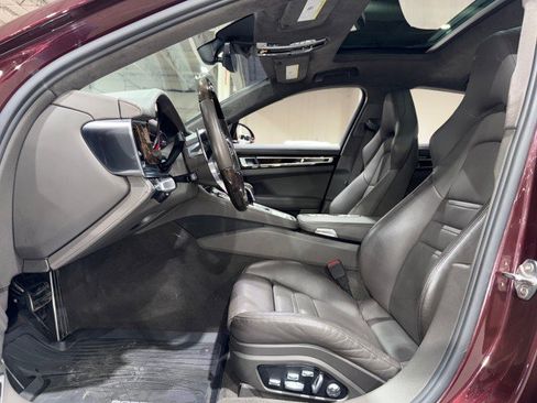 Used 2018 Porsche Panamera Turbo S image 47