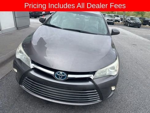Used 2017 Toyota Camry XLE w/ Moonroof Package FWD image 8
