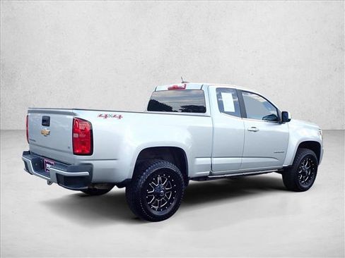 Used 2017 Chevrolet Colorado LT AWD/4WD image 4