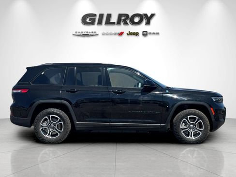 Used 2023 Jeep Grand Cherokee Trailhawk w/ Advanced Protech Group II AWD/4WD image 3