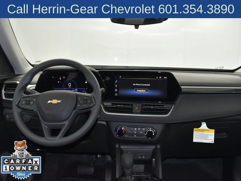 Used 2025 Chevrolet TrailBlazer LS w/ LS Convenience Package FWD image 18