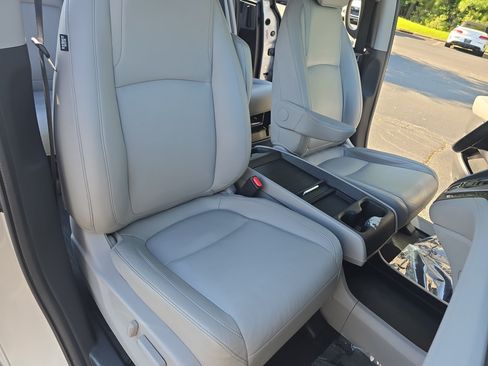 Used 2018 Honda Odyssey EX-L image 10