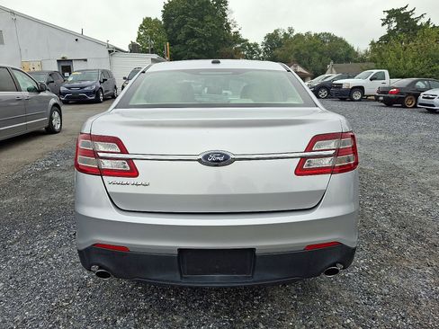 Used 2017 Ford Taurus SE image 6