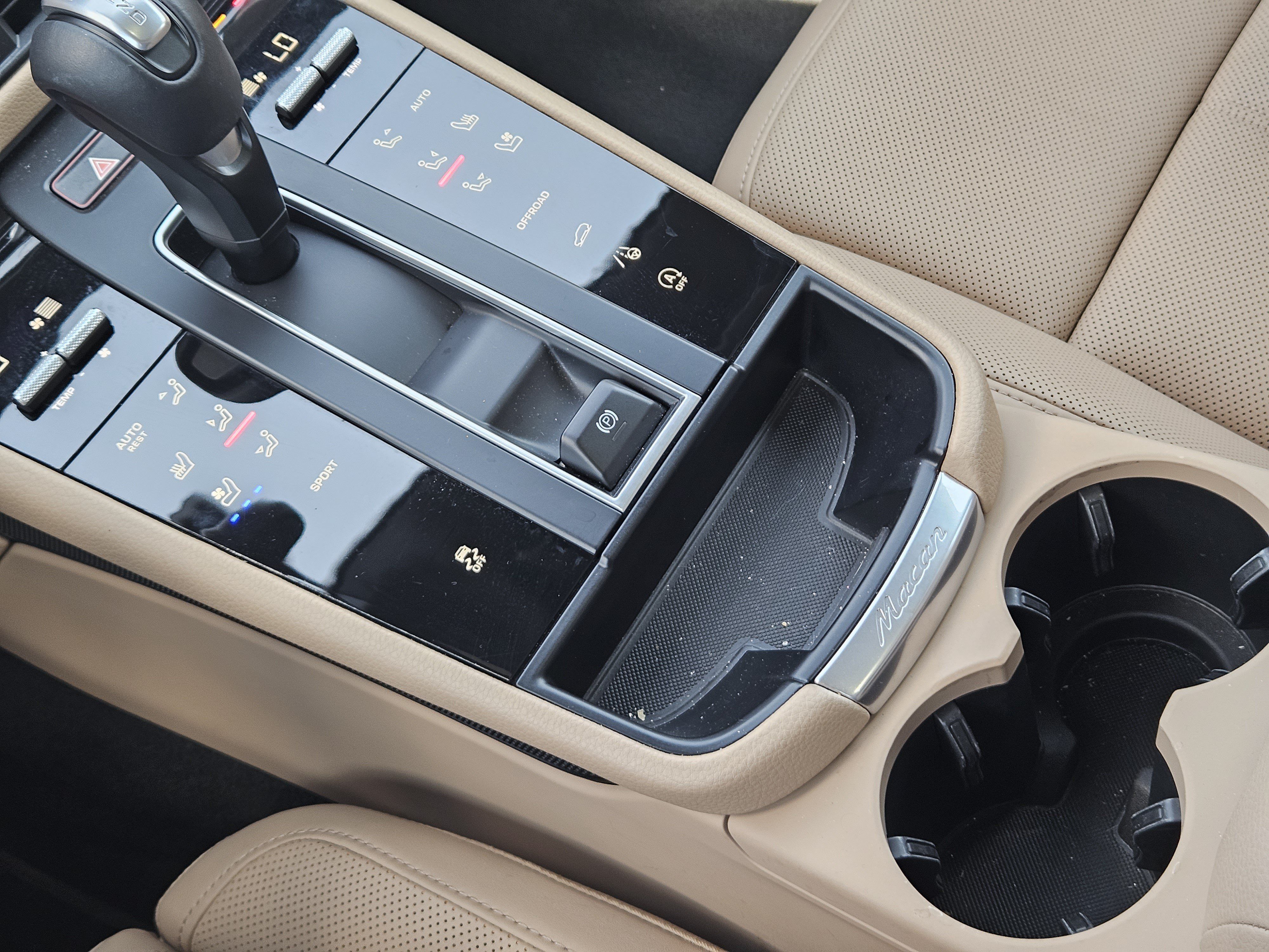 Certified 2026 Porsche Macan AWD/4WD image 20
